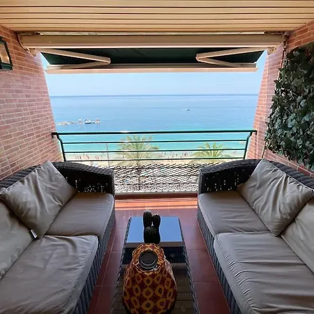 Retreat By The Sea Apartment *